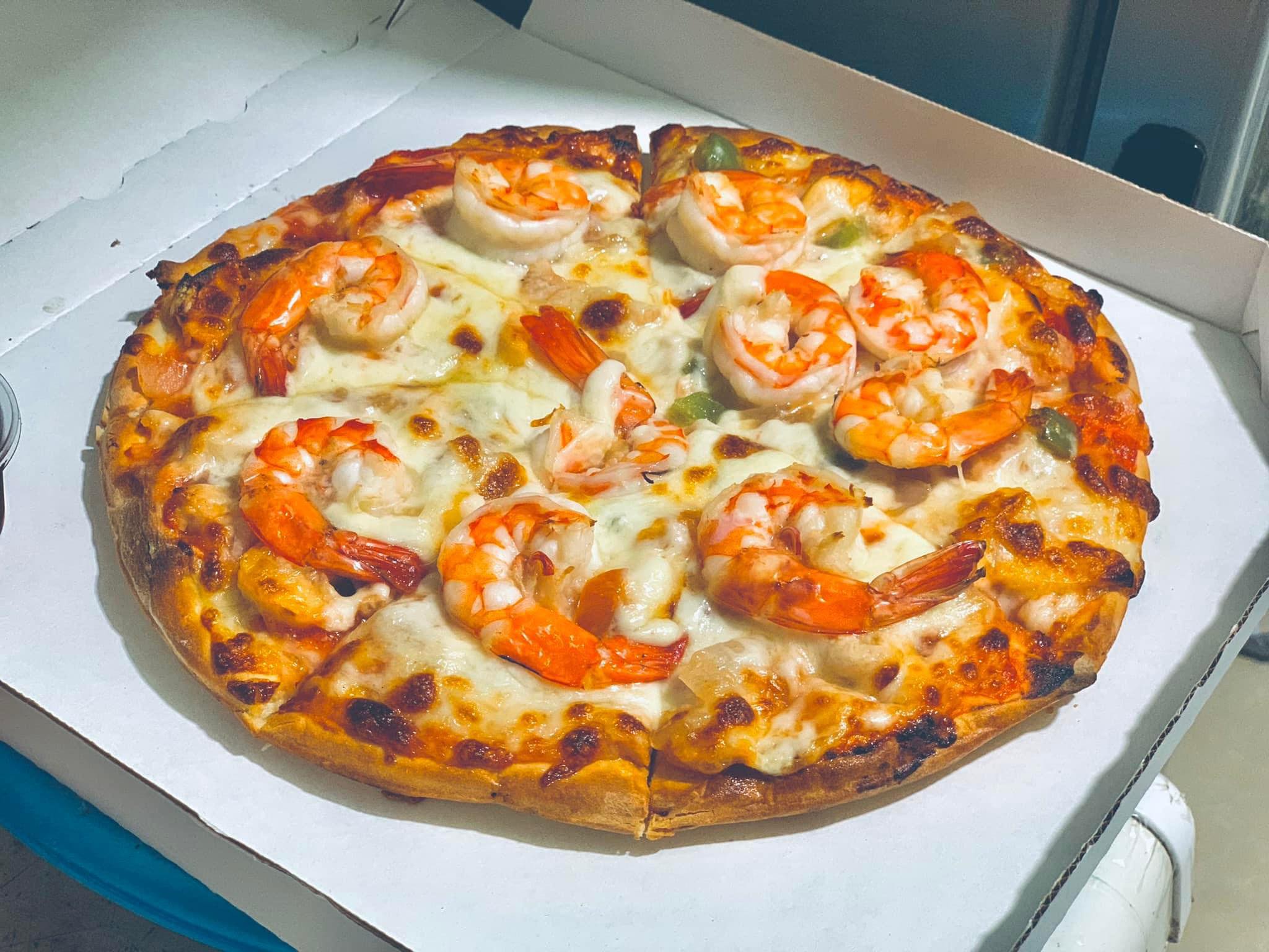 Shrimp pizza from Monorom Pizza